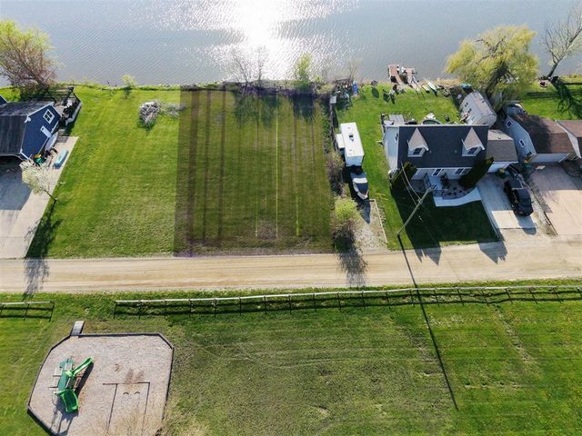 Dan Street, Brownstown, MI 48173