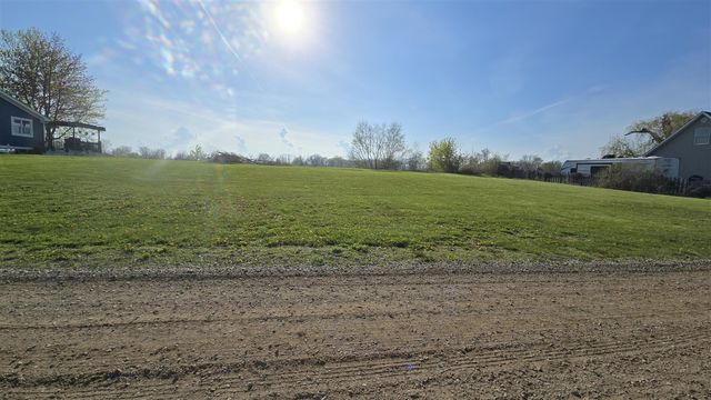 Dan Street, Brownstown, MI 48173