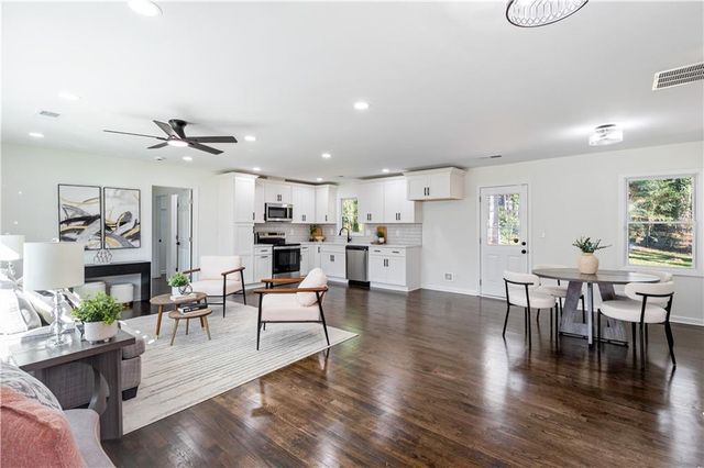 3252 Pinehill Drive, Decatur, GA 30032