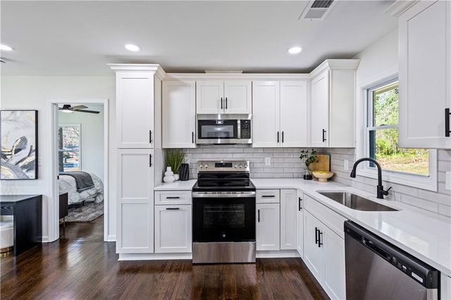 3252 Pinehill Drive, Decatur, GA 30032