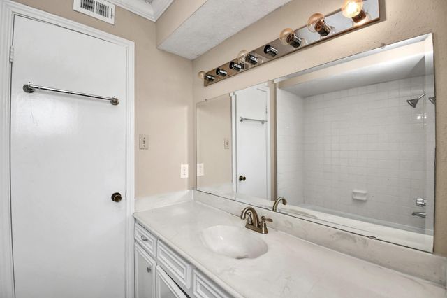 203 Kirkaldy Drive, Houston, TX 77015