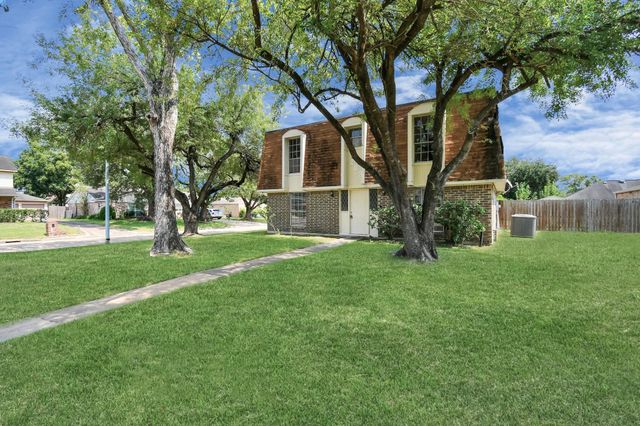 203 Kirkaldy Drive, Houston, TX 77015