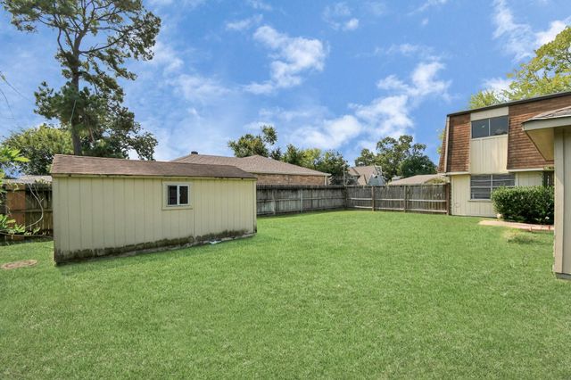 203 Kirkaldy Drive, Houston, TX 77015