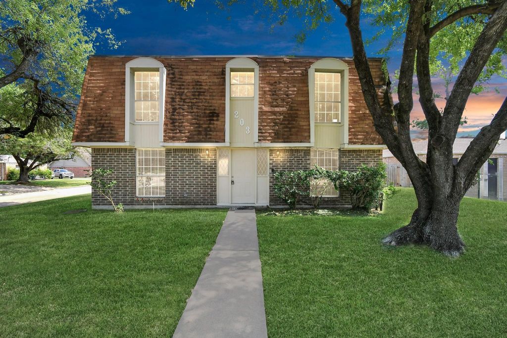 203 Kirkaldy Drive, Houston, TX 77015