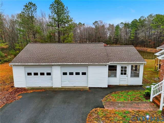 17218 Old Ridge Rd, Montpelier, VA 23192