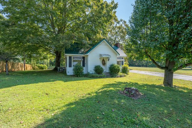 2010 W Gaines St, Lawrenceburg, TN 38464