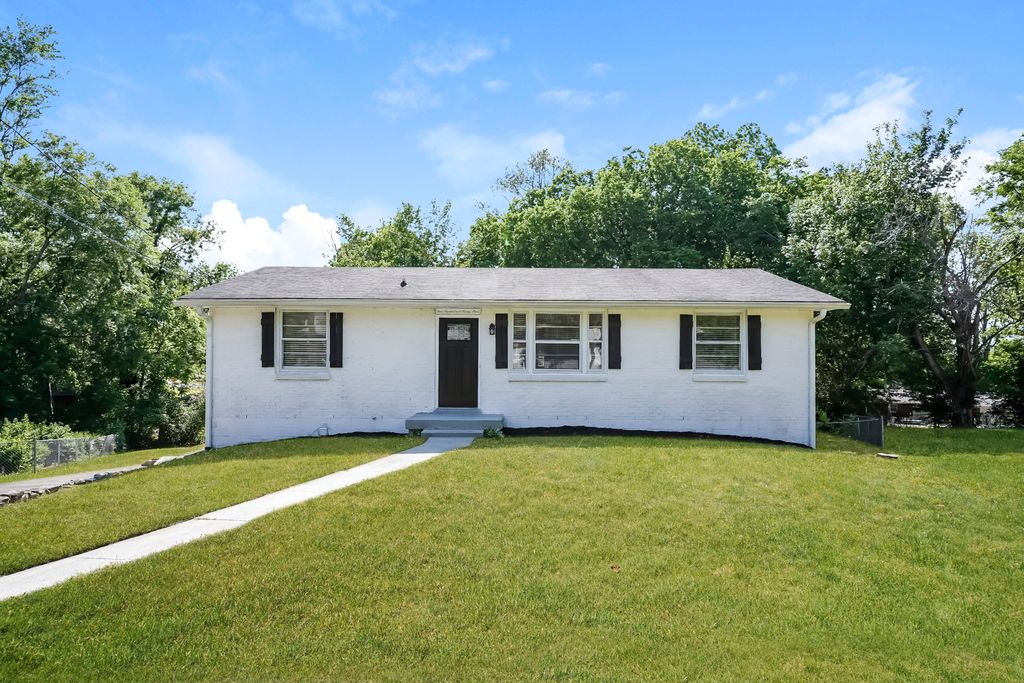 423 Bonnawood Ct, Hermitage, TN 37076