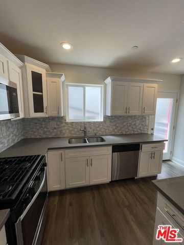 4710 Maplewood Avenue, Los Angeles, CA 90004