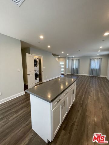 4710 Maplewood Avenue, Los Angeles, CA 90004