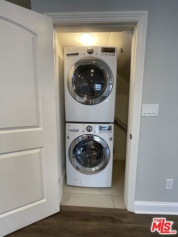4710 Maplewood Avenue, Los Angeles, CA 90004