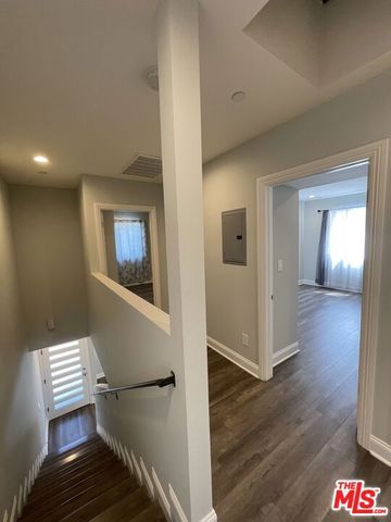 4710 Maplewood Avenue, Los Angeles, CA 90004