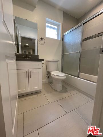 4710 Maplewood Avenue, Los Angeles, CA 90004