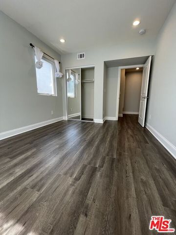 4710 Maplewood Avenue, Los Angeles, CA 90004