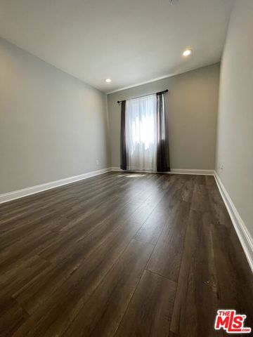 4710 Maplewood Avenue, Los Angeles, CA 90004