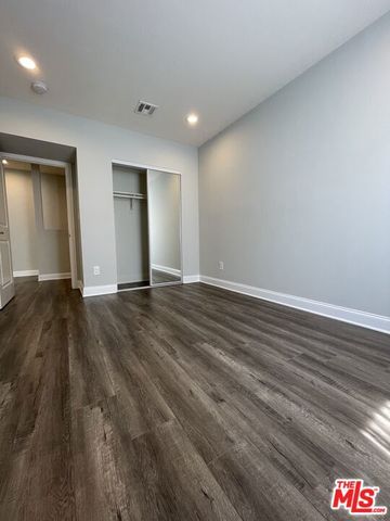 4710 Maplewood Avenue, Los Angeles, CA 90004