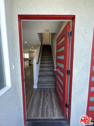 4710 Maplewood Avenue, Los Angeles, CA 90004