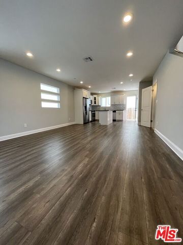 4710 Maplewood Avenue, Los Angeles, CA 90004
