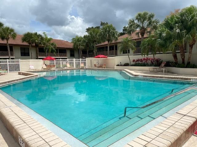 428 Brackenwood Lane S, Palm Beach Gardens, FL 33418