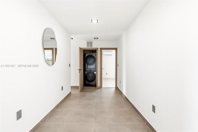 251 SW 9th Ave, Hallandale Beach, FL 33009