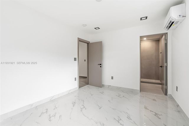 251 SW 9th Ave, Hallandale Beach, FL 33009