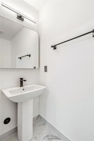 251 SW 9th Ave, Hallandale Beach, FL 33009