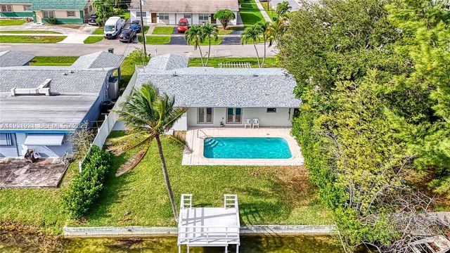 251 SW 9th Ave, Hallandale Beach, FL 33009
