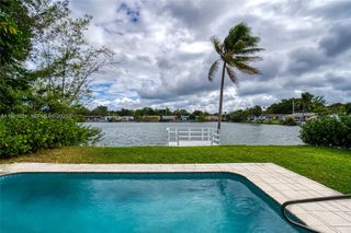 251 SW 9th Ave, Hallandale Beach, FL 33009