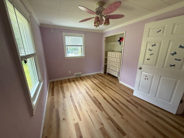 76 Nelson Circle, West Springfield, MA 01089