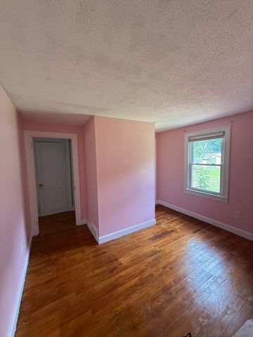 76 Nelson Circle, West Springfield, MA 01089