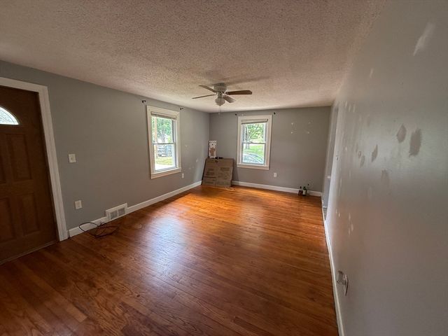 76 Nelson Circle, West Springfield, MA 01089