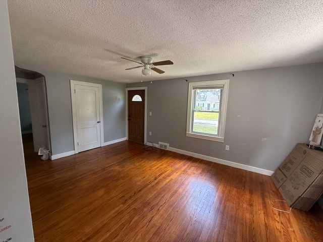 76 Nelson Circle, West Springfield, MA 01089