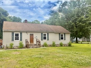 76 Nelson Circle, West Springfield, MA 01089