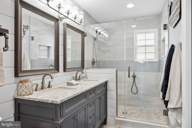 10 YORKSHIRE DR, Medford, NJ 08055