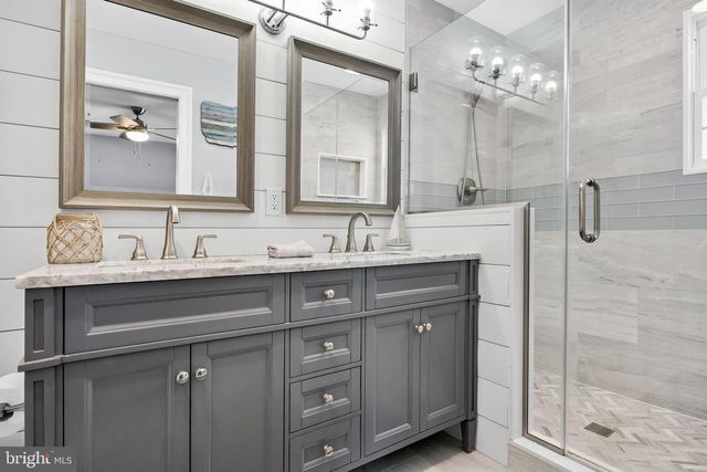 10 YORKSHIRE DR, Medford, NJ 08055