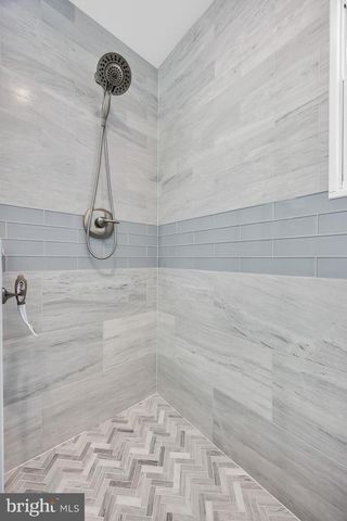 10 YORKSHIRE DR, Medford, NJ 08055