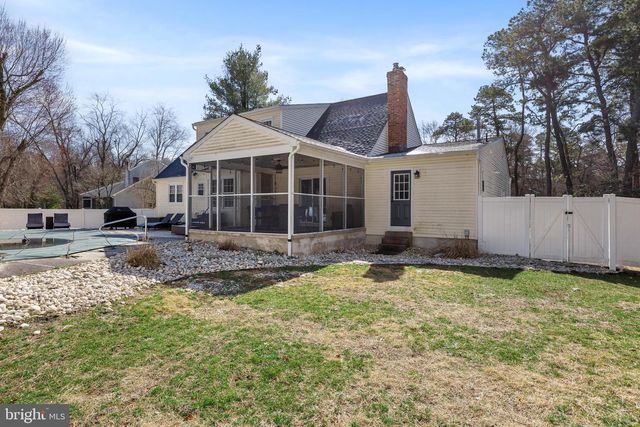 10 YORKSHIRE DR, Medford, NJ 08055