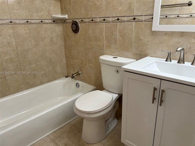 1820 W 72nd Pl, Hialeah, FL 33014
