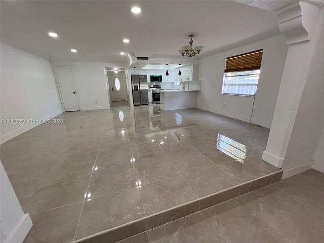 1820 W 72nd Pl, Hialeah, FL 33014