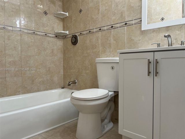 1820 W 72nd Pl, Hialeah, FL 33014