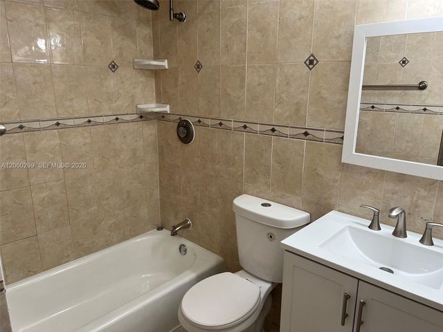 1820 W 72nd Pl, Hialeah, FL 33014