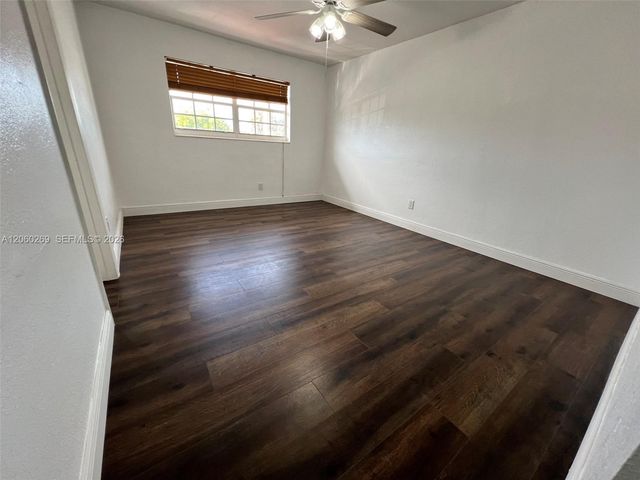 1820 W 72nd Pl, Hialeah, FL 33014