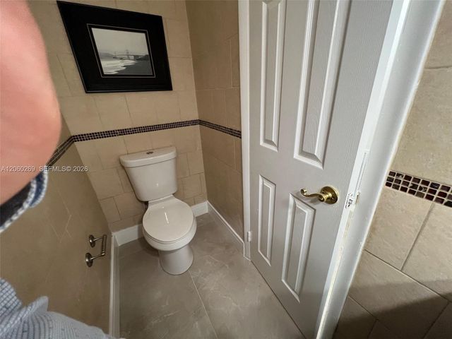 1820 W 72nd Pl, Hialeah, FL 33014