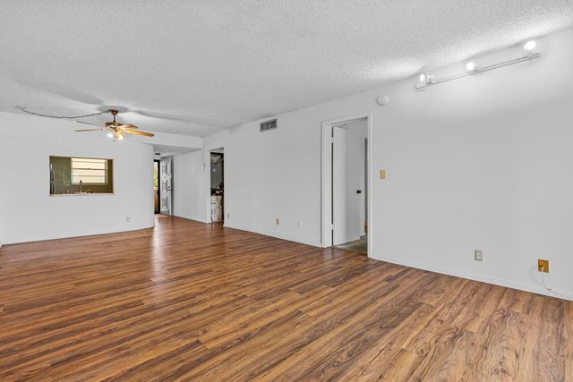 3905 N Nob Hill Road 300, Sunrise, FL 33351