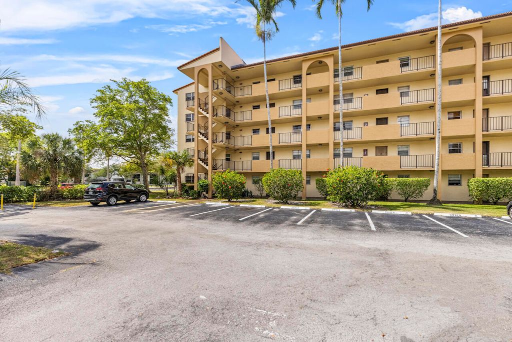 3905 N Nob Hill Road 300, Sunrise, FL 33351