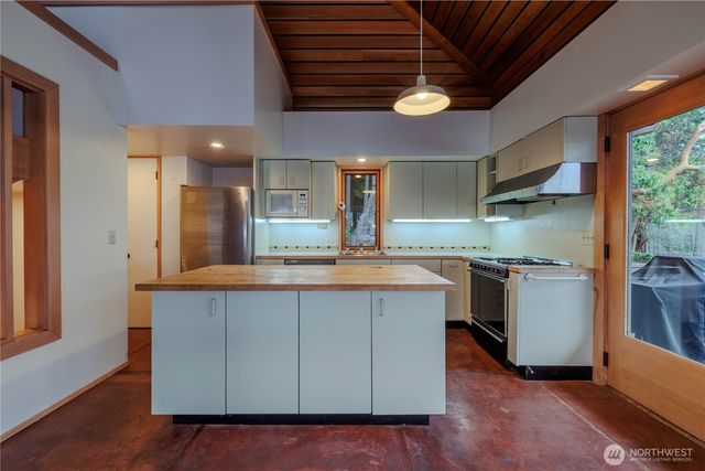 311 East Cove Road, Decatur Island, WA 98221