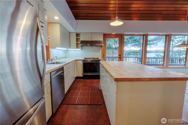 311 East Cove Road, Decatur Island, WA 98221
