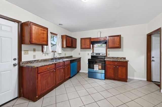1067 Wilson Avenue, Saint Paul, MN 55106