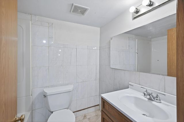 1067 Wilson Avenue, Saint Paul, MN 55106