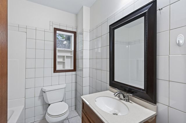 1067 Wilson Avenue, Saint Paul, MN 55106