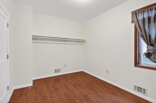 1067 Wilson Avenue, Saint Paul, MN 55106